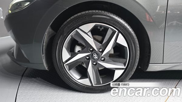 Hyundai Elantra 2023, фото 5