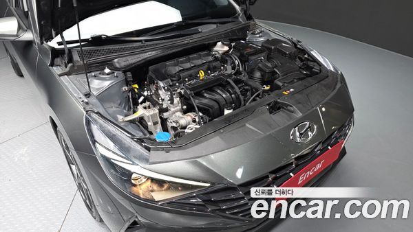 Hyundai Elantra 2023, фото 6