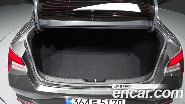 Hyundai Elantra 2023, фото 20