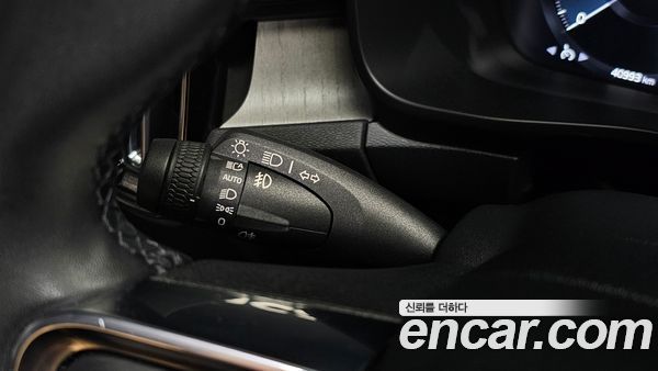 Volvo XC40 2022, фото 32