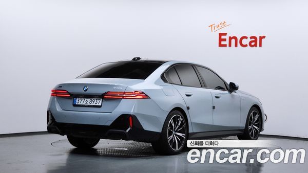 BMW 5 Series 2025, фото 2