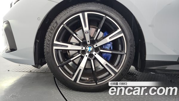 BMW 5 Series 2025, фото 5