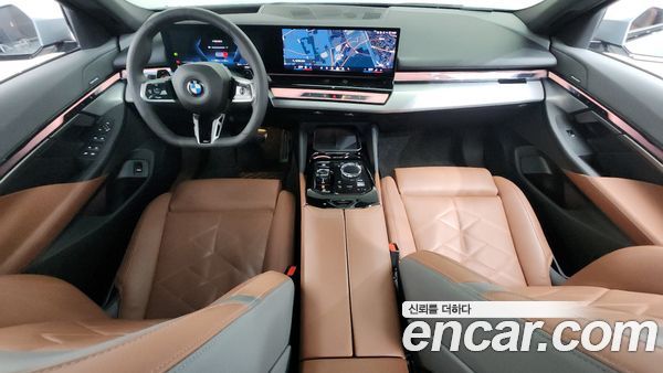 BMW 5 Series 2025, фото 10