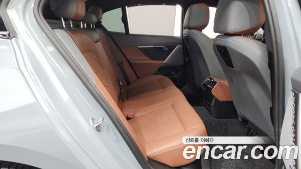 BMW 5 Series 2025, фото 17