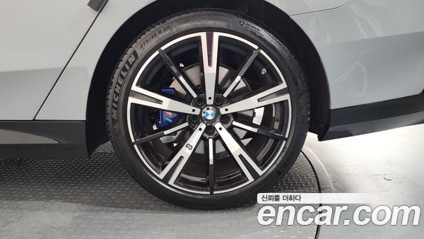 BMW 5 Series 2025, фото 7