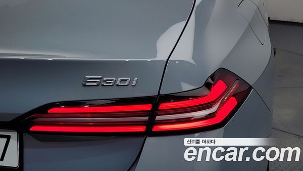 BMW 5 Series 2025, фото 9