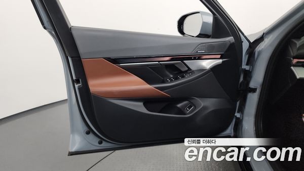 BMW 5 Series 2025, фото 14