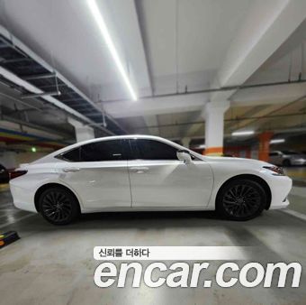 Lexus ES 2023, фото 4