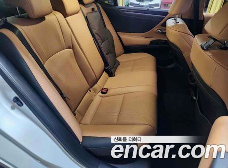 Lexus ES 2023, фото 9