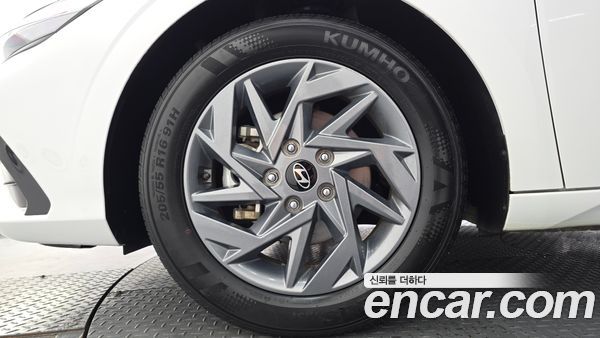 Hyundai Elantra 2024, фото 5