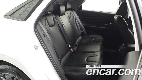 Hyundai Elantra 2024, фото 18