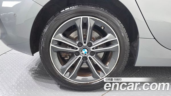 BMW 1 Series 2023, фото 5