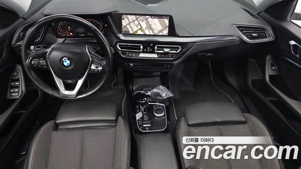 BMW 1 Series 2023, фото 9