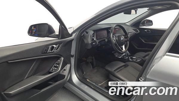 BMW 1 Series 2023, фото 12