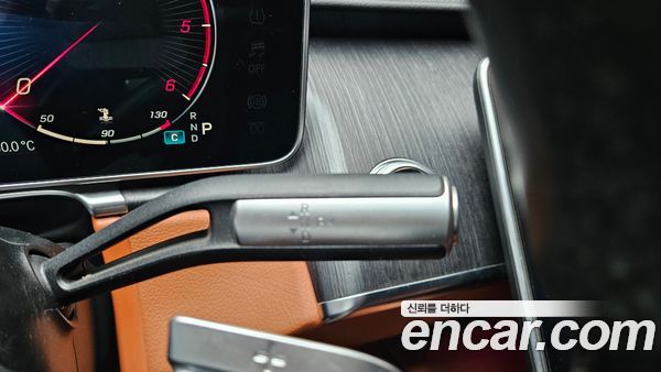 Mercedes-Benz S-Class 2022, фото 9