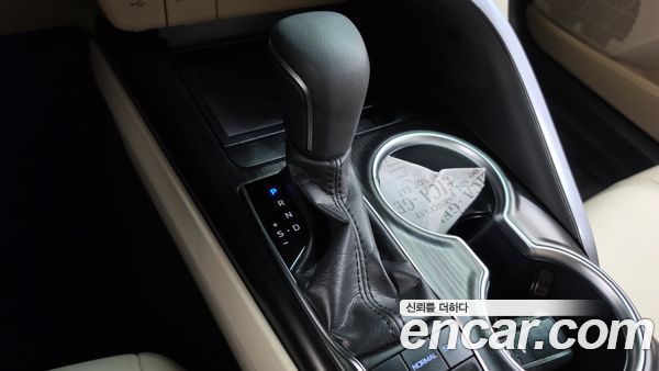 Toyota Camry 2024, фото 12