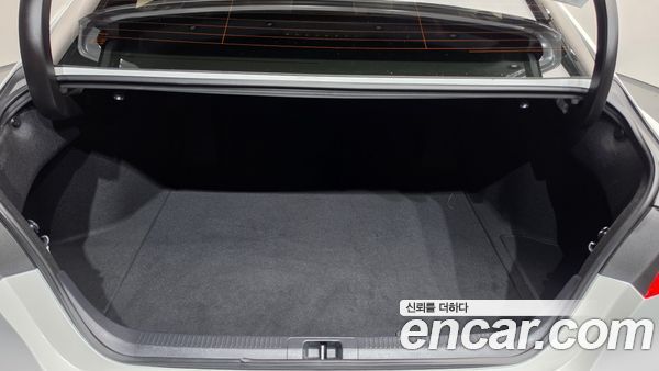 Toyota Camry 2024, фото 26