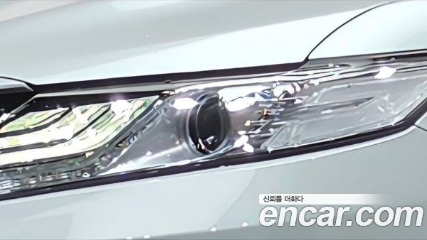 Toyota Camry 2024, фото 8