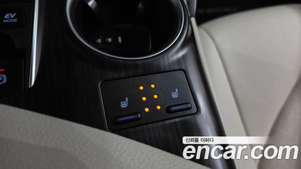 Toyota Camry 2024, фото 31