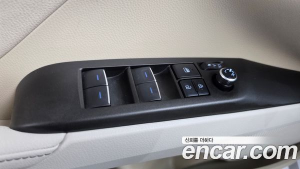Toyota Camry 2024, фото 32