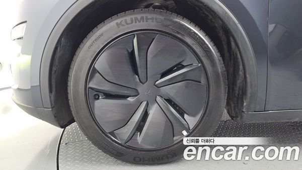 Tesla Model Y 2025, фото 5