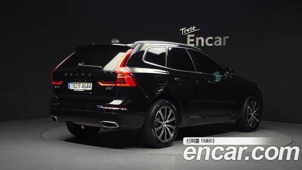 Volvo XC60 2021, фото 2