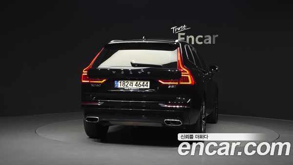 Volvo XC60 2021, фото 4
