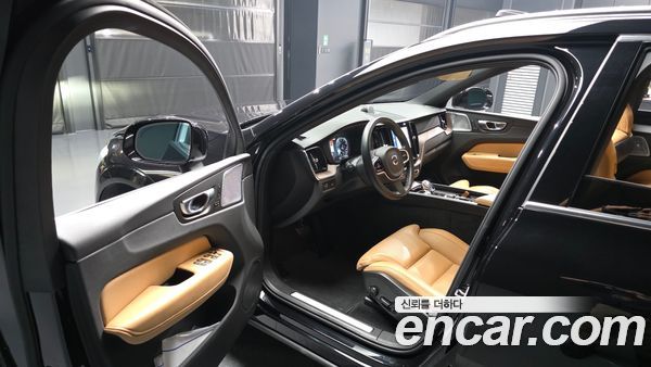 Volvo XC60 2021, фото 10