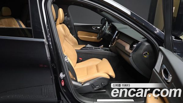 Volvo XC60 2021, фото 11
