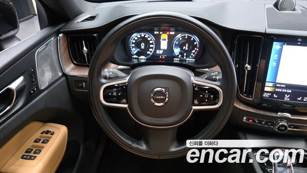 Volvo XC60 2021, фото 13