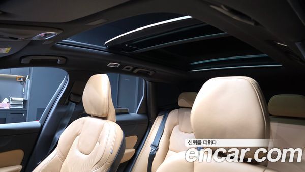 Volvo XC60 2021, фото 18