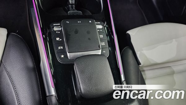 Mercedes-Benz GLB 2021, фото 23