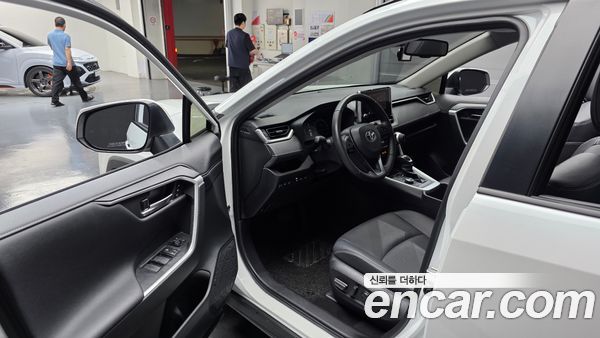 Toyota RAV4 2024, фото 13