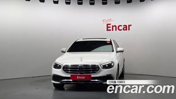 Mercedes-Benz E-Class 2021, фото 3