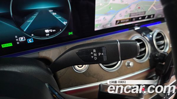 Mercedes-Benz E-Class 2021, фото 12