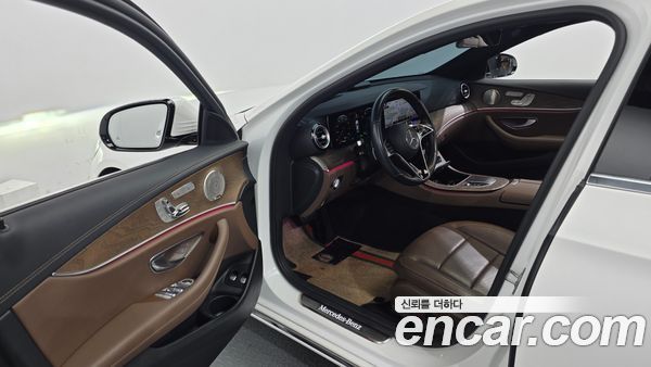 Mercedes-Benz E-Class 2021, фото 13