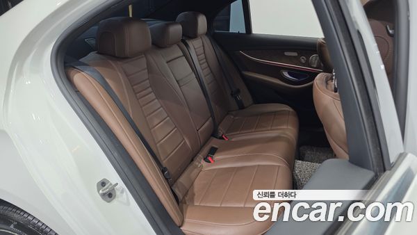 Mercedes-Benz E-Class 2021, фото 18