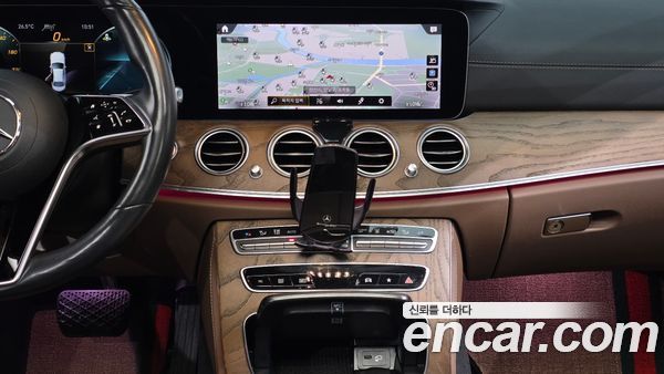 Mercedes-Benz E-Class 2021, фото 19