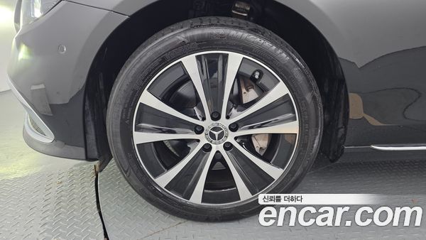 Mercedes-Benz E-Class 2021, фото 5