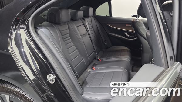 Mercedes-Benz E-Class 2021, фото 18