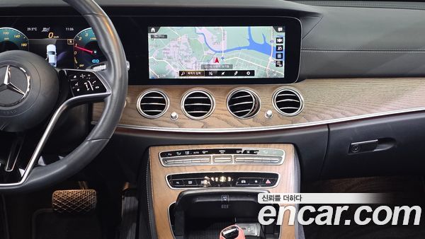 Mercedes-Benz E-Class 2021, фото 19