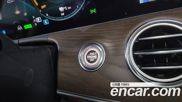Mercedes-Benz E-Class 2021, фото 29