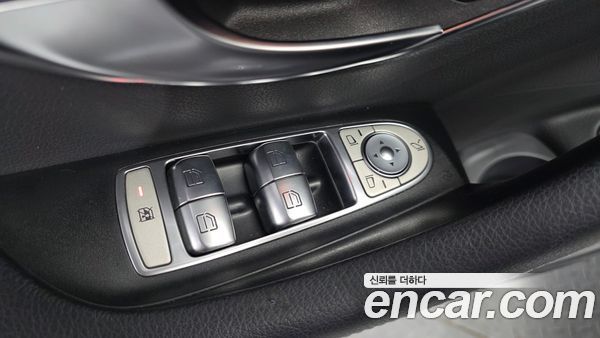Mercedes-Benz E-Class 2021, фото 35