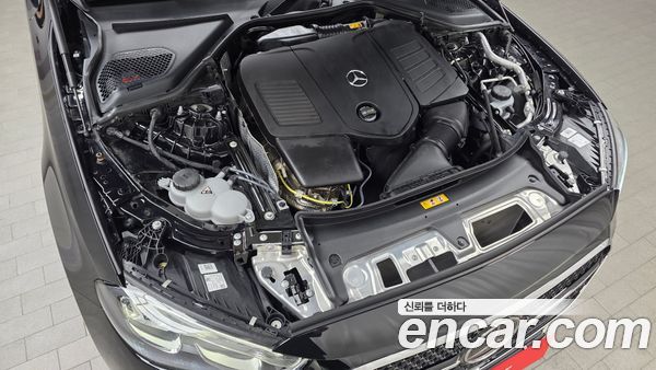 Mercedes-Benz E-Class 2024, фото 5