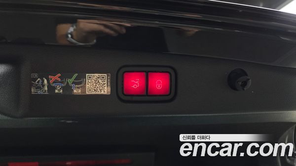 Mercedes-Benz E-Class 2024, фото 30