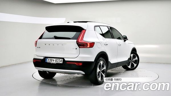 Volvo XC40 2025, фото 2