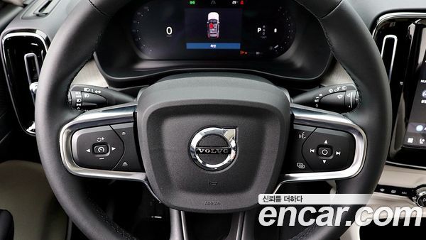 Volvo XC40 2025, фото 13