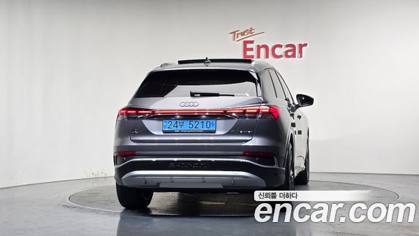Audi Q4 e-tron 2022, фото 3
