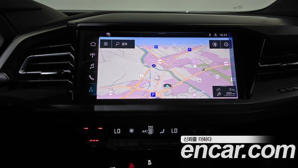 Audi Q4 e-tron 2022, фото 17