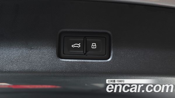 Audi Q4 e-tron 2022, фото 21